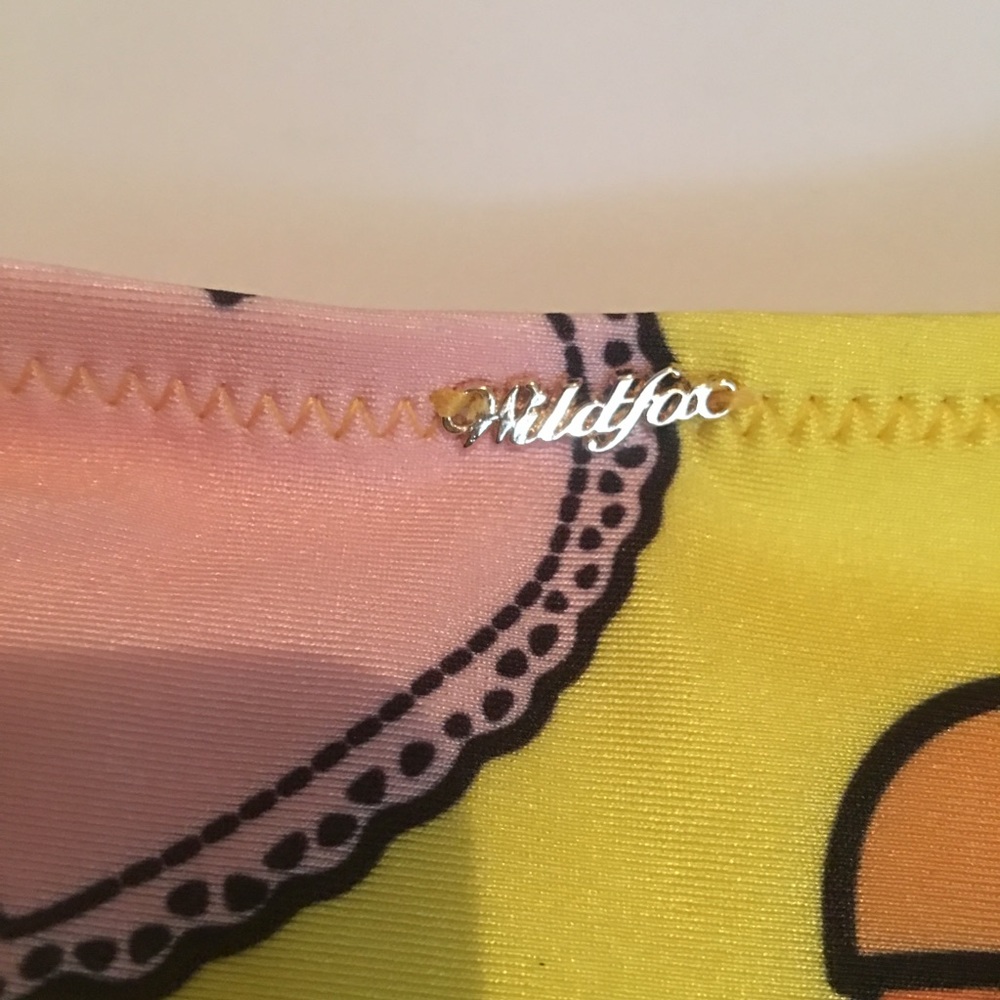 WILDFOX Bikini Bottom Ruched Emoji Print NWT - Picture 5 of 7
